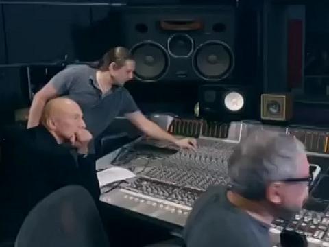 Эх лук-лучок! Золотая луковица! Ты ко мне не пришел, а я твоя лишь дурочка)